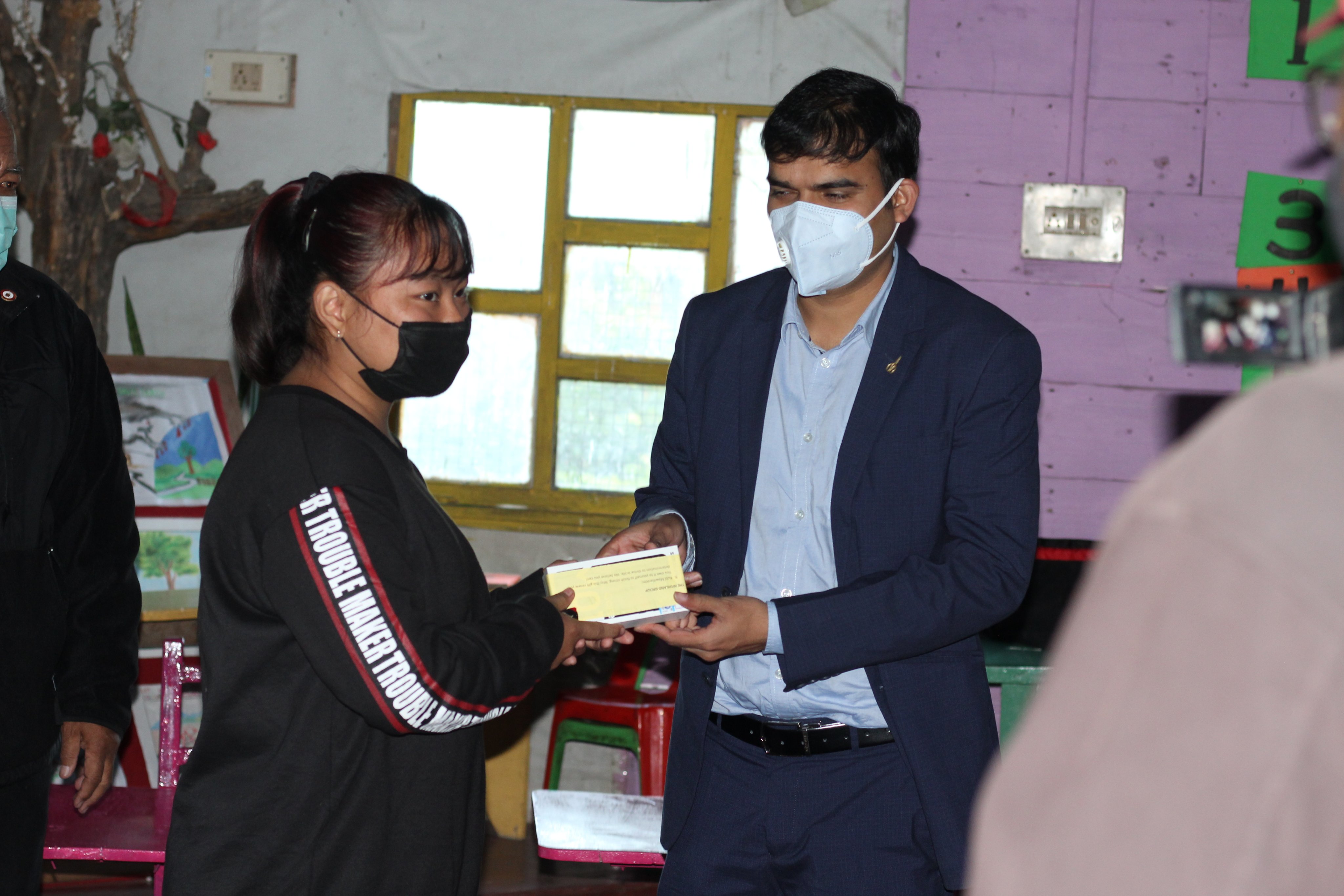 Students in Manipur Receive Smartphones to Bridge Digital Divide - Thumbnail 2